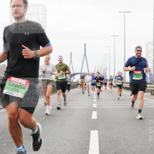 03.10.2025 - Köhlbrandbrückenlauf Matties Gatica Varas http://msf.ph/oto/9187945 03.10.2025 15:52:16 Position 3 7306, 9019 meine-sportfotos.de
