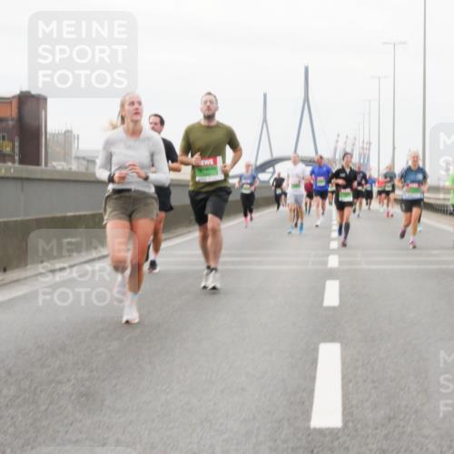 03.10.2025 - Köhlbrandbrückenlauf Matties Gatica Varas http://msf.ph/oto/9187950 03.10.2025 15:52:17 Position 3 25, 0019 meine-sportfotos.de