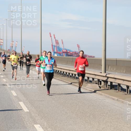 03.10.2025 - Köhlbrandbrückenlauf Yannick Fuchs http://msf.ph/oto/9187953 03.10.2025 11:46:43 Position 3  meine-sportfotos.de