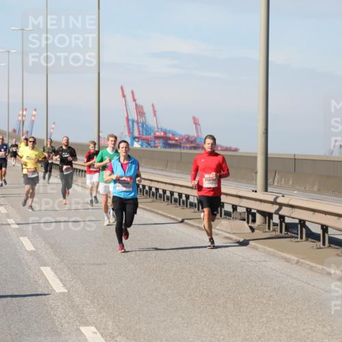 03.10.2025 - Köhlbrandbrückenlauf Yannick Fuchs http://msf.ph/oto/9187956 03.10.2025 11:46:43 Position 3  meine-sportfotos.de