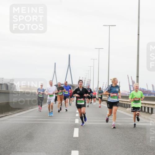 03.10.2025 - Köhlbrandbrückenlauf Matties Gatica Varas http://msf.ph/oto/9187962 03.10.2025 15:52:20 Position 3  meine-sportfotos.de