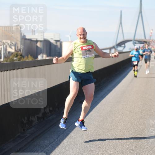 03.10.2025 - Köhlbrandbrückenlauf Yannick Fuchs http://msf.ph/oto/9187970 03.10.2025 11:46:44 Position 3 6447 meine-sportfotos.de