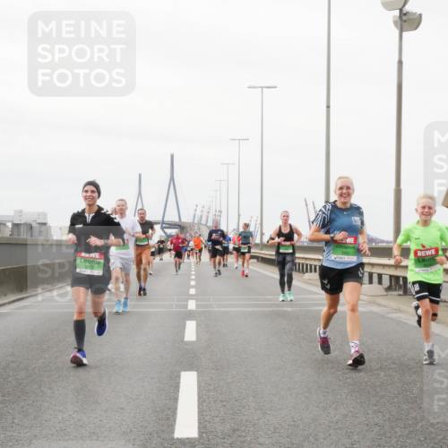 03.10.2025 - Köhlbrandbrückenlauf Matties Gatica Varas http://msf.ph/oto/9187972 03.10.2025 15:52:22 Position 3  meine-sportfotos.de