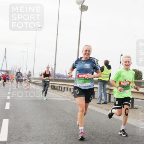 03.10.2025 - Köhlbrandbrückenlauf Matties Gatica Varas http://msf.ph/oto/9187975 03.10.2025 15:52:23 Position 3 8862 meine-sportfotos.de