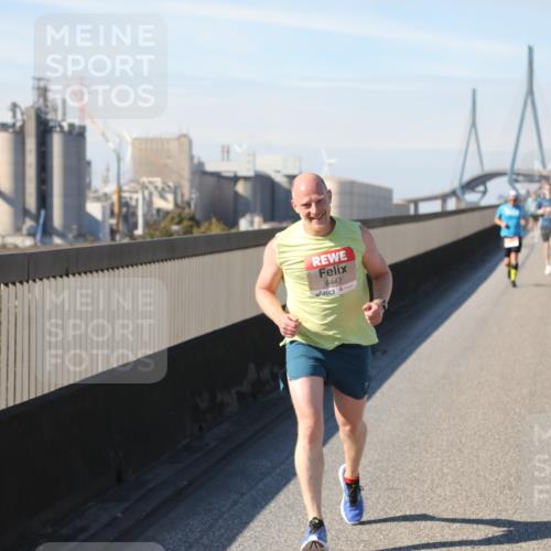 03.10.2025 - Köhlbrandbrückenlauf Yannick Fuchs http://msf.ph/oto/9187984 03.10.2025 11:46:45 Position 3 6447 meine-sportfotos.de