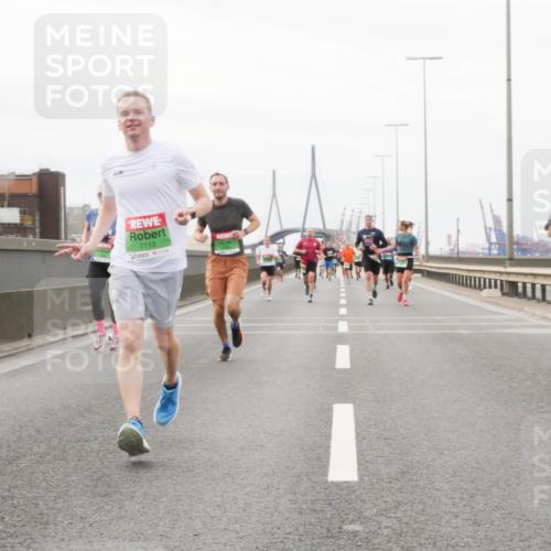 03.10.2025 - Köhlbrandbrückenlauf Matties Gatica Varas http://msf.ph/oto/9187985 03.10.2025 15:52:25 Position 3 7713 meine-sportfotos.de
