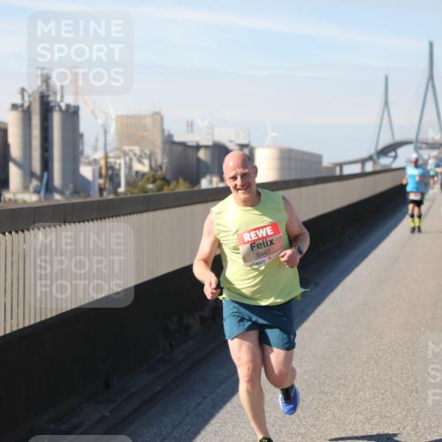 03.10.2025 - Köhlbrandbrückenlauf Yannick Fuchs http://msf.ph/oto/9187988 03.10.2025 11:46:45 Position 3 6447 meine-sportfotos.de