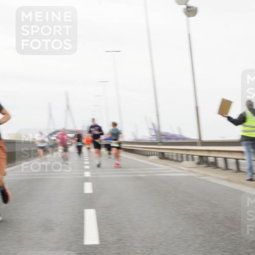 03.10.2025 - Köhlbrandbrückenlauf Matties Gatica Varas http://msf.ph/oto/9187992 03.10.2025 15:52:26 Position 3  meine-sportfotos.de