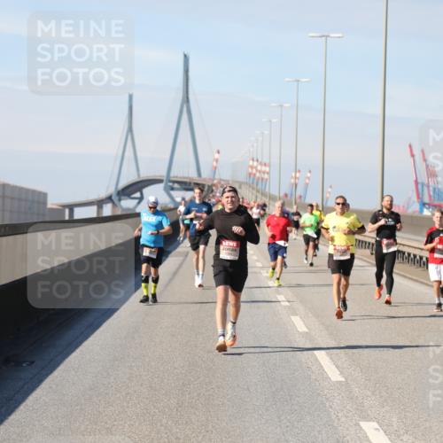 03.10.2025 - Köhlbrandbrückenlauf Yannick Fuchs http://msf.ph/oto/9187993 03.10.2025 11:46:46 Position 3  meine-sportfotos.de