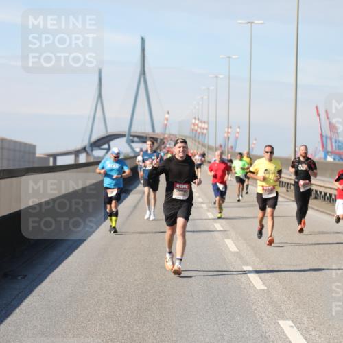 03.10.2025 - Köhlbrandbrückenlauf Yannick Fuchs http://msf.ph/oto/9187999 03.10.2025 11:46:46 Position 3  meine-sportfotos.de