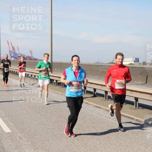 03.10.2025 - Köhlbrandbrückenlauf Yannick Fuchs http://msf.ph/oto/9188007 03.10.2025 11:46:47 Position 3 6341, 6706 meine-sportfotos.de