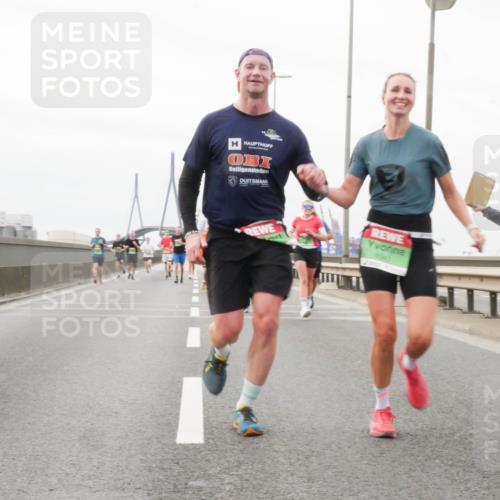 03.10.2025 - Köhlbrandbrückenlauf Matties Gatica Varas http://msf.ph/oto/9188018 03.10.2025 15:52:32 Position 3 9347 meine-sportfotos.de