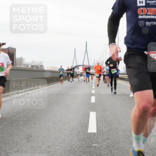 03.10.2025 - Köhlbrandbrückenlauf Matties Gatica Varas http://msf.ph/oto/9188021 03.10.2025 15:52:33 Position 3 7437 meine-sportfotos.de