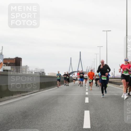 03.10.2025 - Köhlbrandbrückenlauf Matties Gatica Varas http://msf.ph/oto/9188022 03.10.2025 15:52:33 Position 3 7437 meine-sportfotos.de