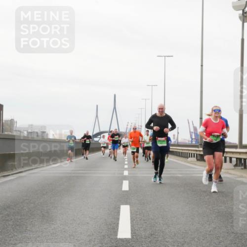 03.10.2025 - Köhlbrandbrückenlauf Matties Gatica Varas http://msf.ph/oto/9188025 03.10.2025 15:52:34 Position 3  meine-sportfotos.de