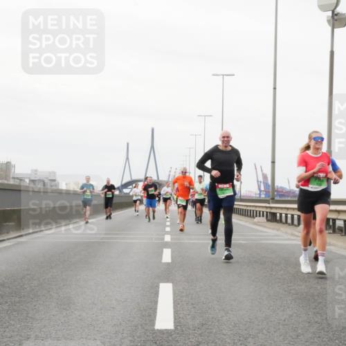 03.10.2025 - Köhlbrandbrückenlauf Matties Gatica Varas http://msf.ph/oto/9188026 03.10.2025 15:52:34 Position 3  meine-sportfotos.de
