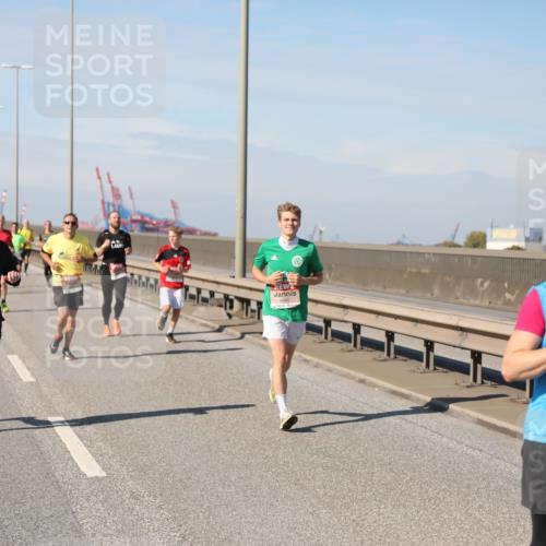 03.10.2025 - Köhlbrandbrückenlauf Yannick Fuchs http://msf.ph/oto/9188027 03.10.2025 11:46:48 Position 3 6341 meine-sportfotos.de