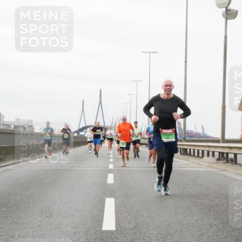 03.10.2025 - Köhlbrandbrückenlauf Matties Gatica Varas http://msf.ph/oto/9188030 03.10.2025 15:52:35 Position 3 9249, 879 meine-sportfotos.de