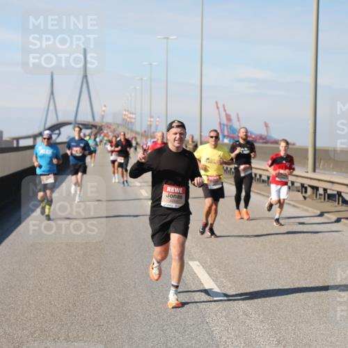 03.10.2025 - Köhlbrandbrückenlauf Yannick Fuchs http://msf.ph/oto/9188040 03.10.2025 11:46:48 Position 3 4268, 6492 meine-sportfotos.de