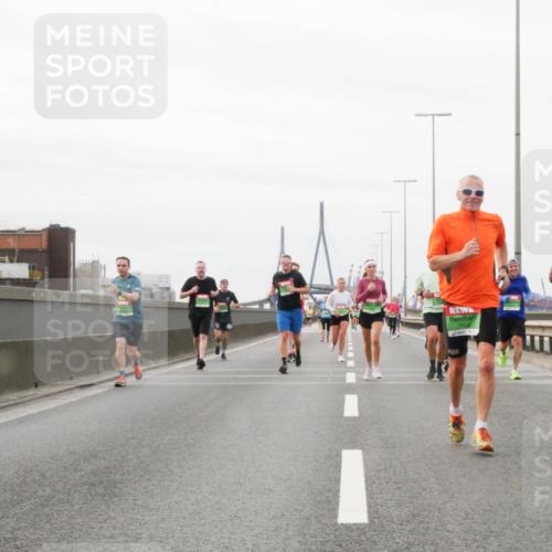 03.10.2025 - Köhlbrandbrückenlauf Matties Gatica Varas http://msf.ph/oto/9188044 03.10.2025 15:52:39 Position 3 3, 7558, 7447 meine-sportfotos.de
