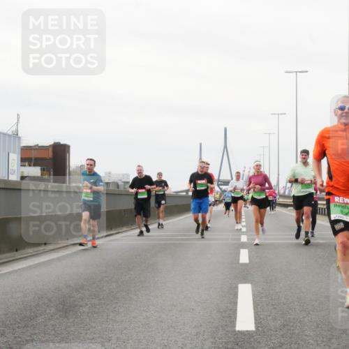 03.10.2025 - Köhlbrandbrückenlauf Matties Gatica Varas http://msf.ph/oto/9188045 03.10.2025 15:52:39 Position 3 7558 meine-sportfotos.de