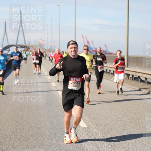 03.10.2025 - Köhlbrandbrückenlauf Yannick Fuchs http://msf.ph/oto/9188047 03.10.2025 11:46:49 Position 3 4268 meine-sportfotos.de