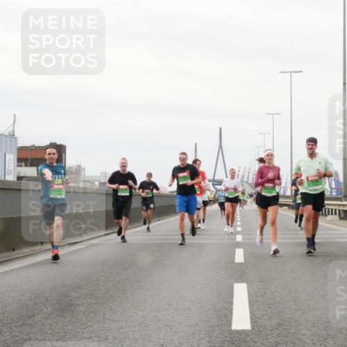 03.10.2025 - Köhlbrandbrückenlauf Matties Gatica Varas http://msf.ph/oto/9188049 03.10.2025 15:52:40 Position 3  meine-sportfotos.de