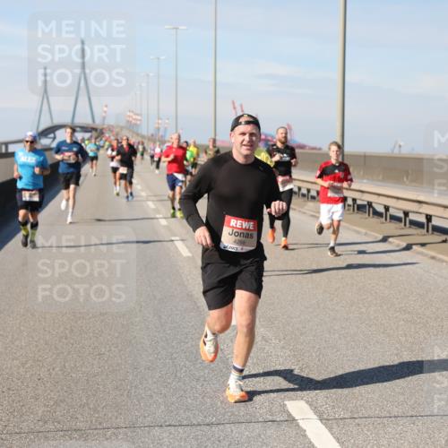 03.10.2025 - Köhlbrandbrückenlauf Yannick Fuchs http://msf.ph/oto/9188050 03.10.2025 11:46:49 Position 3 4268 meine-sportfotos.de