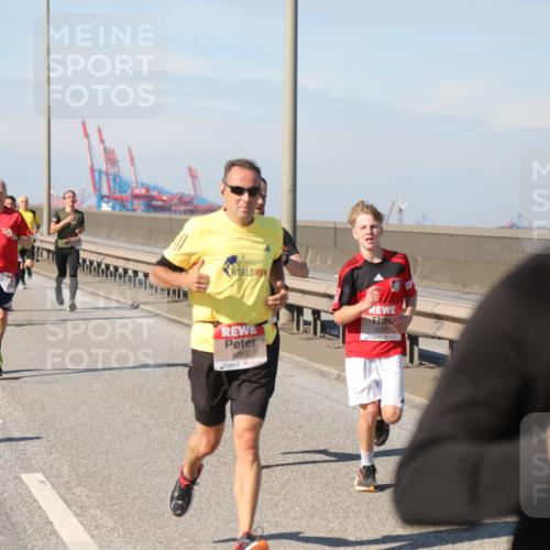 03.10.2025 - Köhlbrandbrückenlauf Yannick Fuchs http://msf.ph/oto/9188068 03.10.2025 11:46:50 Position 3 4337, 4085 meine-sportfotos.de