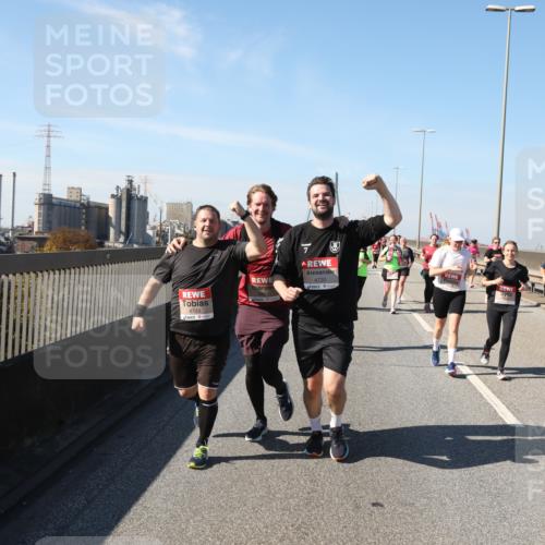 03.10.2025 - Köhlbrandbrückenlauf Yannick Fuchs http://msf.ph/oto/9188069 03.10.2025 12:07:24 Position 3 4733, 7 meine-sportfotos.de