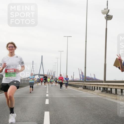 03.10.2025 - Köhlbrandbrückenlauf Matties Gatica Varas http://msf.ph/oto/9188074 03.10.2025 15:52:46 Position 3 7335, 7501 meine-sportfotos.de
