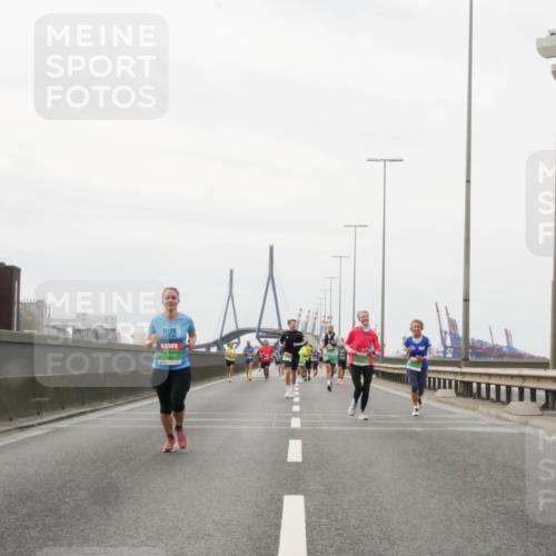 03.10.2025 - Köhlbrandbrückenlauf Matties Gatica Varas http://msf.ph/oto/9188078 03.10.2025 15:52:49 Position 3  meine-sportfotos.de