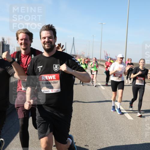 03.10.2025 - Köhlbrandbrückenlauf Yannick Fuchs http://msf.ph/oto/9188083 03.10.2025 12:07:24 Position 3 4733, 7, 4720 meine-sportfotos.de