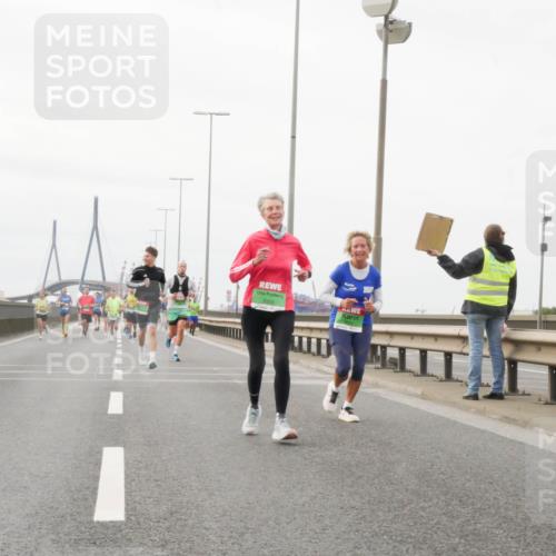 03.10.2025 - Köhlbrandbrückenlauf Matties Gatica Varas http://msf.ph/oto/9188092 03.10.2025 15:52:53 Position 3 7205 meine-sportfotos.de