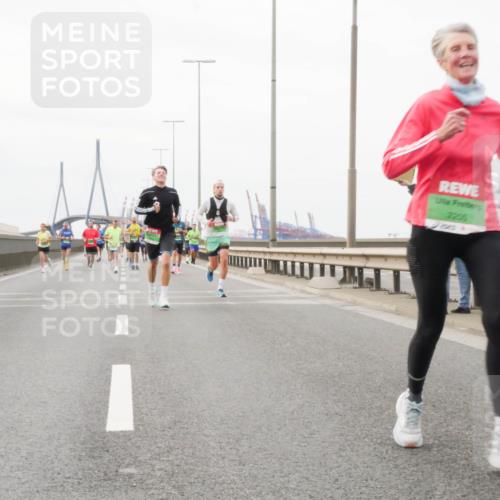 03.10.2025 - Köhlbrandbrückenlauf Matties Gatica Varas http://msf.ph/oto/9188098 03.10.2025 15:52:54 Position 3 7216, 9600 meine-sportfotos.de