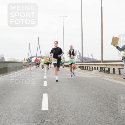 03.10.2025 - Köhlbrandbrückenlauf Matties Gatica Varas http://msf.ph/oto/9188099 03.10.2025 15:52:55 Position 3  meine-sportfotos.de