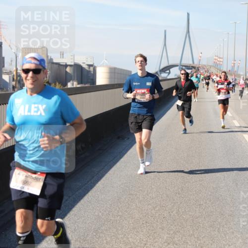 03.10.2025 - Köhlbrandbrückenlauf Yannick Fuchs http://msf.ph/oto/9188103 03.10.2025 11:46:53 Position 3 6092, 4294 meine-sportfotos.de