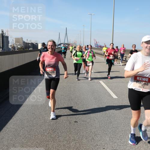03.10.2025 - Köhlbrandbrückenlauf Yannick Fuchs http://msf.ph/oto/9188108 03.10.2025 12:07:26 Position 3 5402, 4574 meine-sportfotos.de