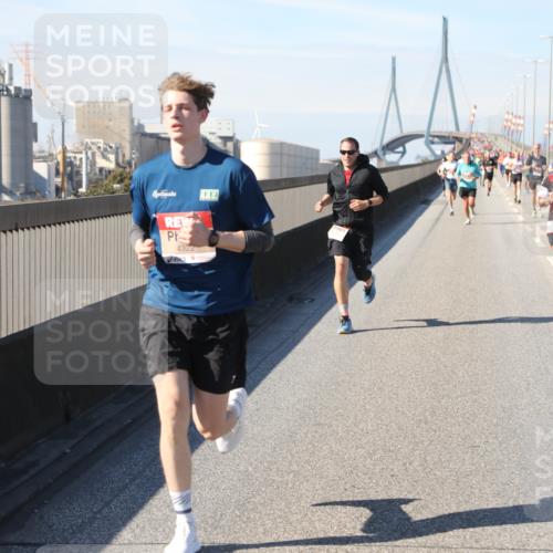 03.10.2025 - Köhlbrandbrückenlauf Yannick Fuchs http://msf.ph/oto/9188110 03.10.2025 11:46:54 Position 3 4322, 26 meine-sportfotos.de
