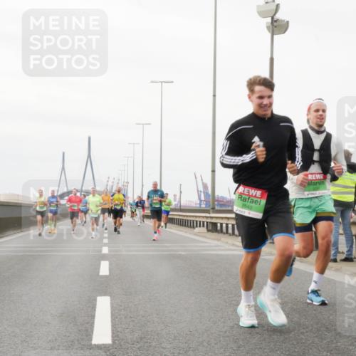 03.10.2025 - Köhlbrandbrückenlauf Matties Gatica Varas http://msf.ph/oto/9188111 03.10.2025 15:52:57 Position 3 7543, 9261 meine-sportfotos.de