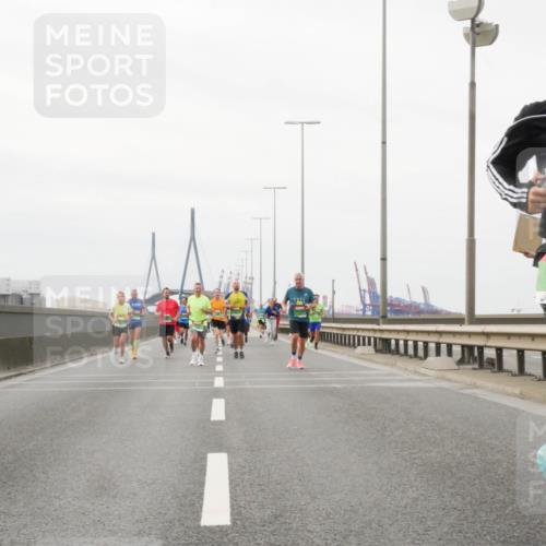 03.10.2025 - Köhlbrandbrückenlauf Matties Gatica Varas http://msf.ph/oto/9188112 03.10.2025 15:52:58 Position 3 7325, 7543 meine-sportfotos.de