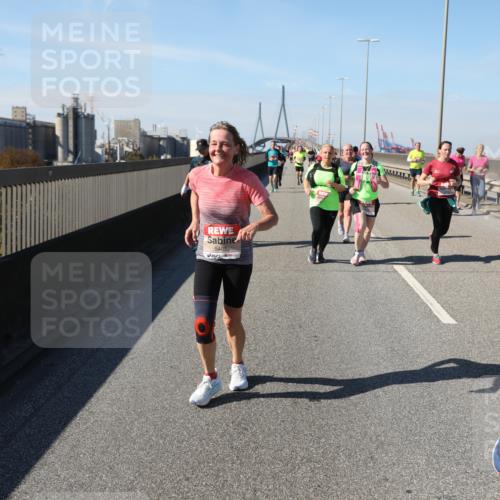 03.10.2025 - Köhlbrandbrückenlauf Yannick Fuchs http://msf.ph/oto/9188113 03.10.2025 12:07:26 Position 3 5402, 4574 meine-sportfotos.de