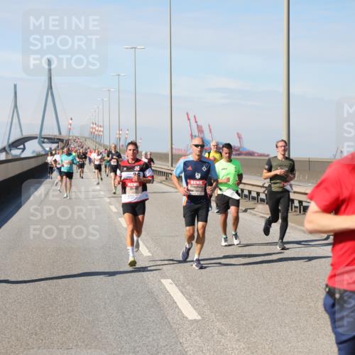03.10.2025 - Köhlbrandbrückenlauf Yannick Fuchs http://msf.ph/oto/9188114 03.10.2025 11:46:55 Position 3 4294 meine-sportfotos.de