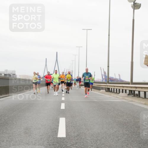 03.10.2025 - Köhlbrandbrückenlauf Matties Gatica Varas http://msf.ph/oto/9188116 03.10.2025 15:52:59 Position 3  meine-sportfotos.de