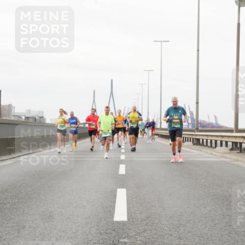 03.10.2025 - Köhlbrandbrückenlauf Matties Gatica Varas http://msf.ph/oto/9188123 03.10.2025 15:53:00 Position 3  meine-sportfotos.de