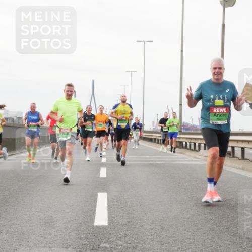 03.10.2025 - Köhlbrandbrückenlauf Matties Gatica Varas http://msf.ph/oto/9188135 03.10.2025 15:53:02 Position 3 2025, 8826 meine-sportfotos.de