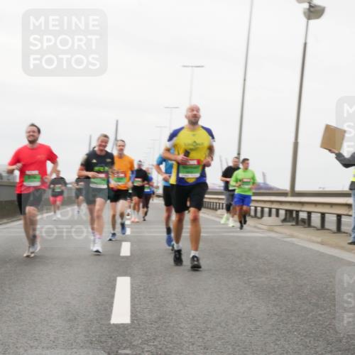 03.10.2025 - Köhlbrandbrückenlauf Matties Gatica Varas http://msf.ph/oto/9188143 03.10.2025 15:53:04 Position 3  meine-sportfotos.de