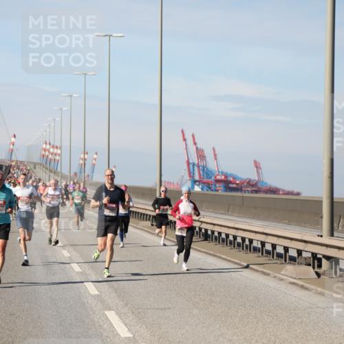 03.10.2025 - Köhlbrandbrückenlauf Yannick Fuchs http://msf.ph/oto/9188144 03.10.2025 11:46:58 Position 3  meine-sportfotos.de