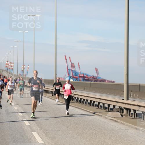 03.10.2025 - Köhlbrandbrückenlauf Yannick Fuchs http://msf.ph/oto/9188146 03.10.2025 11:46:58 Position 3  meine-sportfotos.de