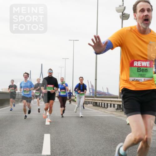 03.10.2025 - Köhlbrandbrückenlauf Matties Gatica Varas http://msf.ph/oto/9188158 03.10.2025 15:53:08 Position 3 7822 meine-sportfotos.de